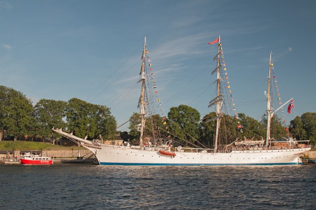 Tall_ships_race